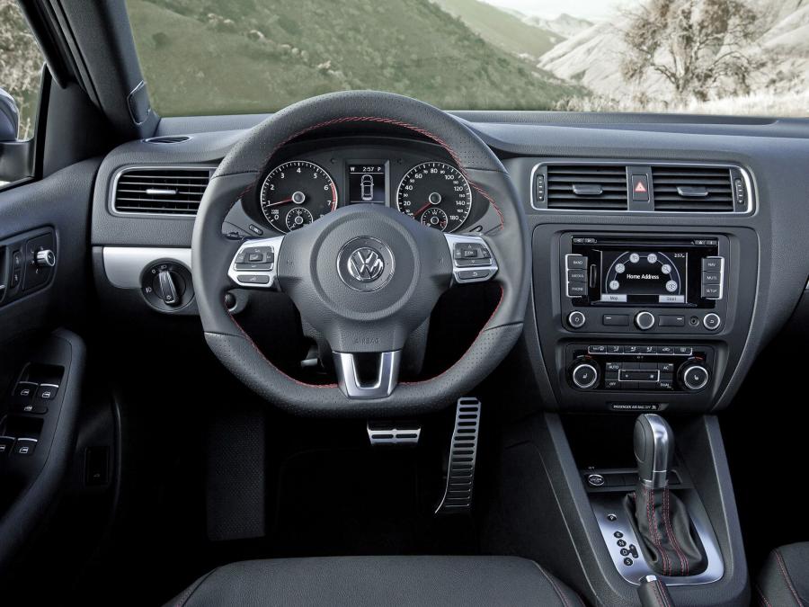  Volkswagen Jetta GLI 2011 года  (фото 4 из 15)
